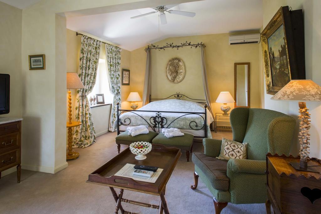 Chateau Talaud Bed & Breakfast Loriol-du-Comtat Phòng bức ảnh